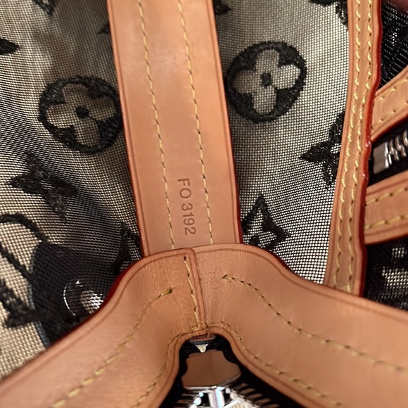 Louis Vuitton Monogram Transparence Lockit - Picture 15 of 16